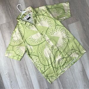 House of Sunny Shirt falling kiwis short sleeve button up womens Green medium